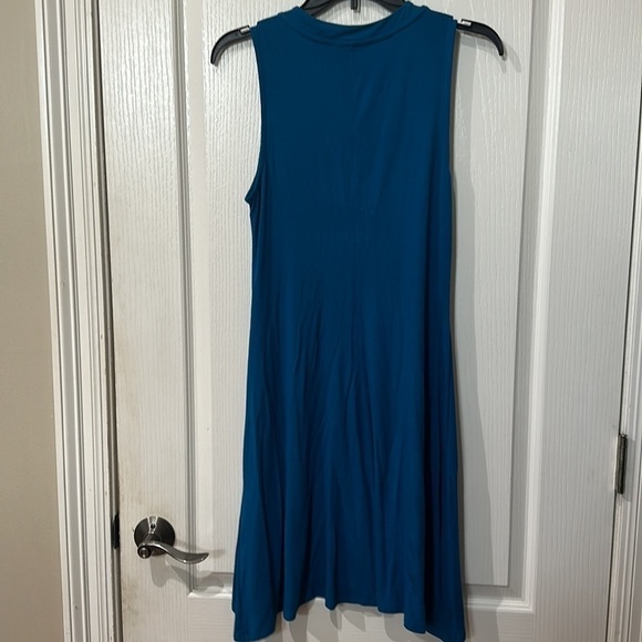 Jennifer Lopez size XS keyhole, neckline sleeveless, dark aqua dress - Picture 3 of 4